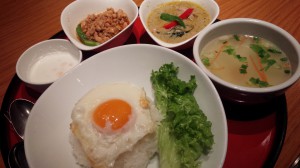 ガパオとグリーンカレーのセット